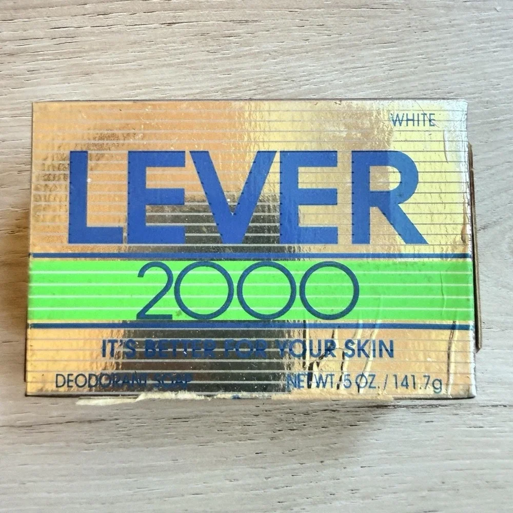 Lever 2000 5oz White Deodorant Bar Soap, Vintage 1992, Sealed in Silver Box